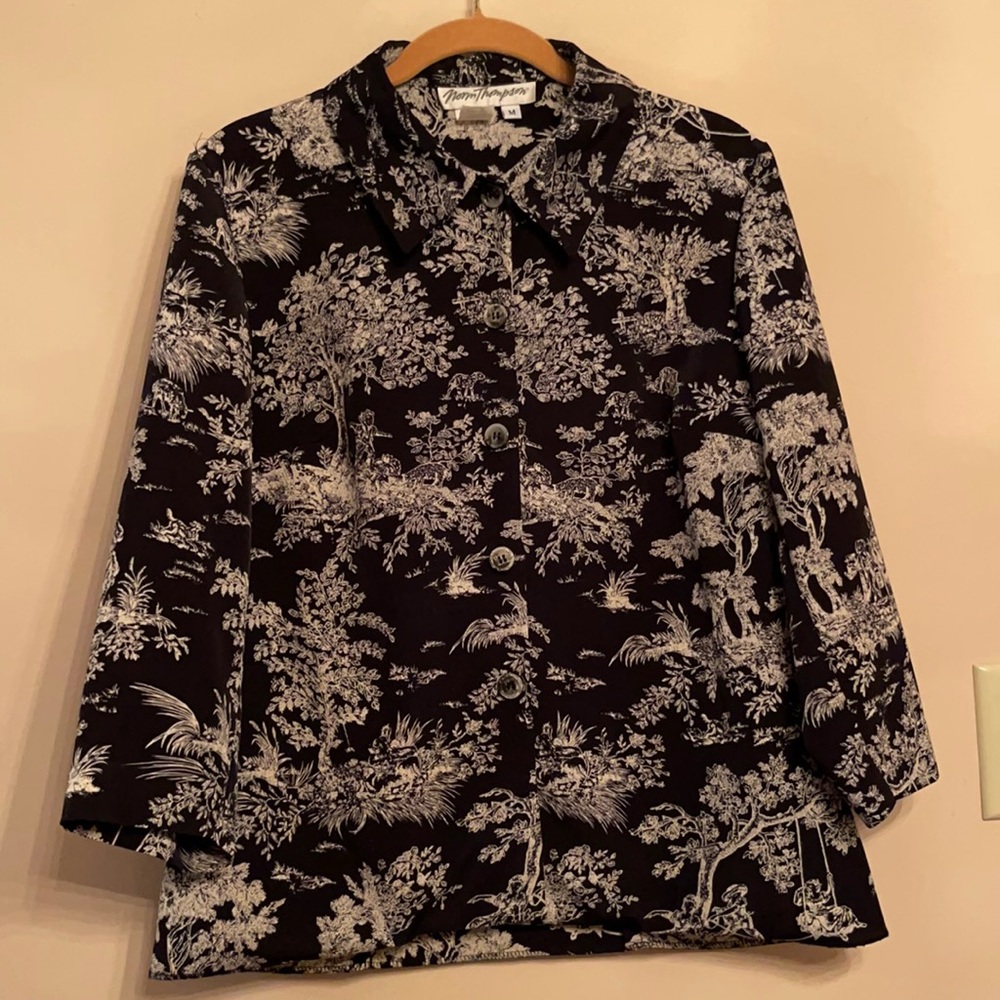 Norm Thompson Jacket/Blouse Size Medium.